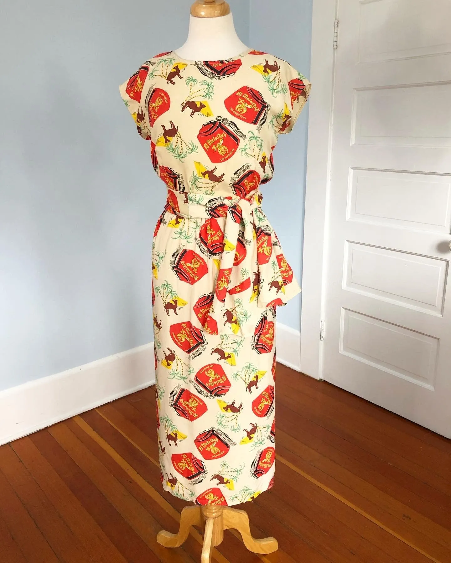 Custom Made 3 Piece Cocktail Ensemble in 1950s "Al Malaikah Temple of Los Angeles" Shriners Novelty Print Cold Rayon Fabric